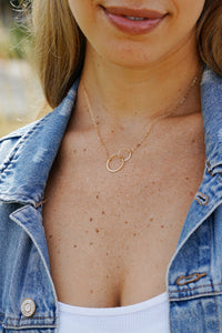 Mother and Daughter Interlocking Circle Necklace