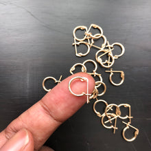 Load image into Gallery viewer, Everyday Tiny Hoop Earrings